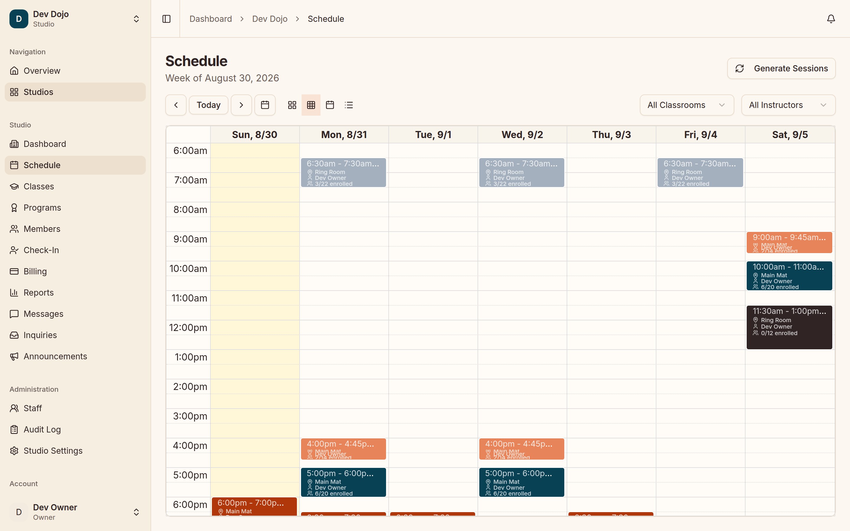 Catomni schedule: a week view with Taekwondo, BJJ, and kickboxing sessions across two rooms